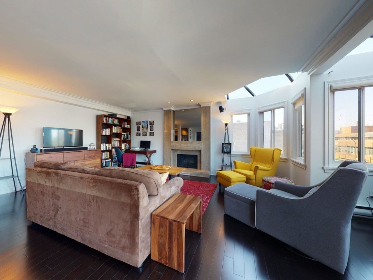 Listing Image 11