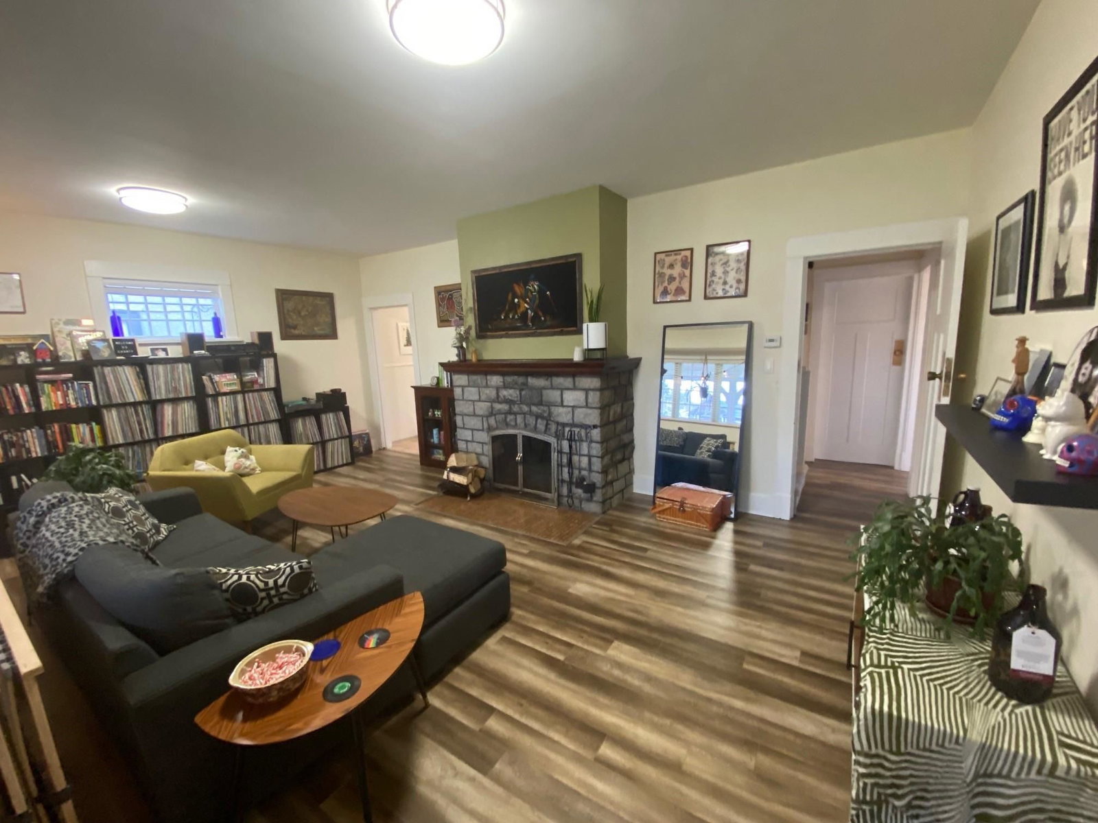 Listing Image 6