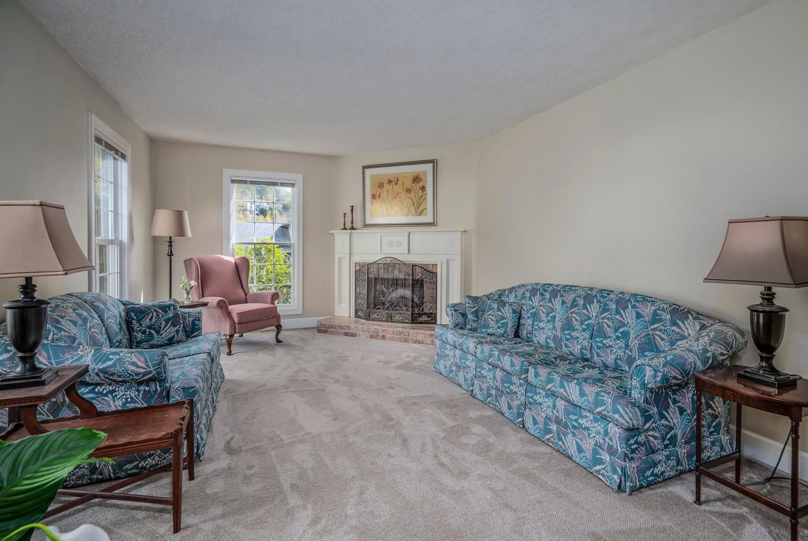 Listing Image 4