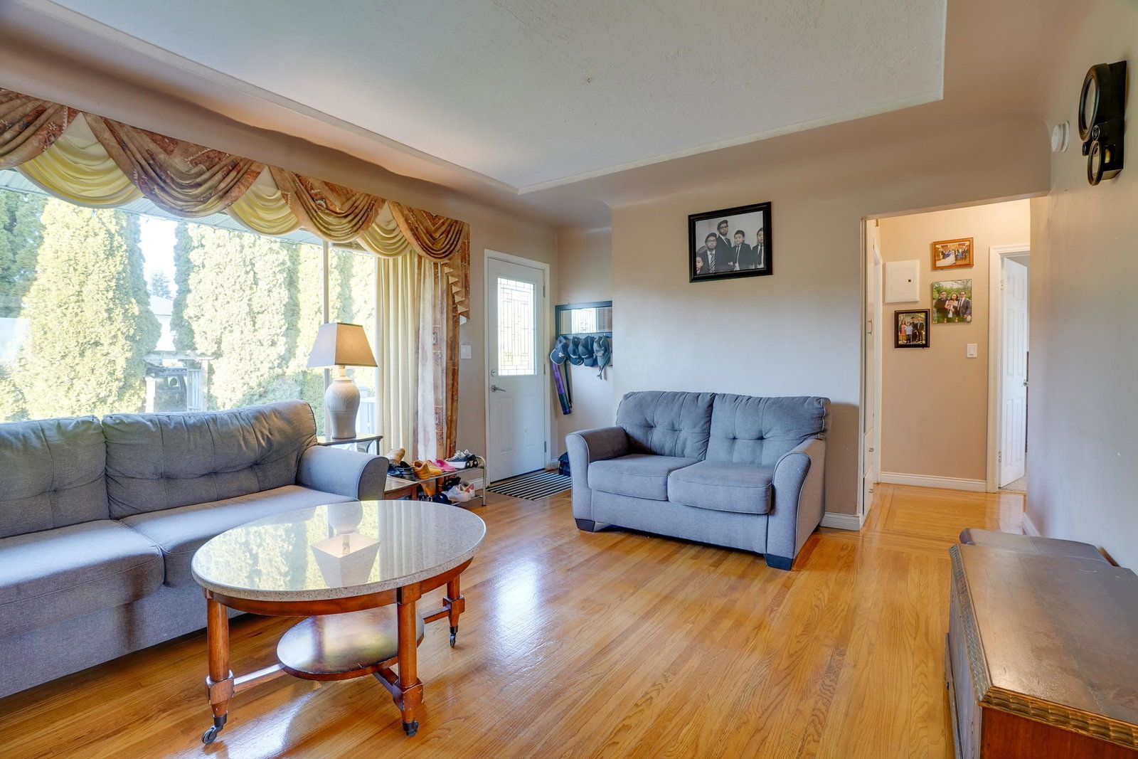 Listing Image 3