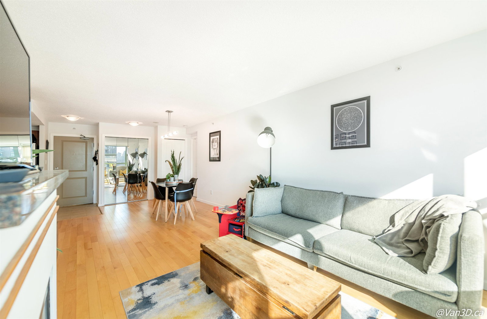 Listing Image 8