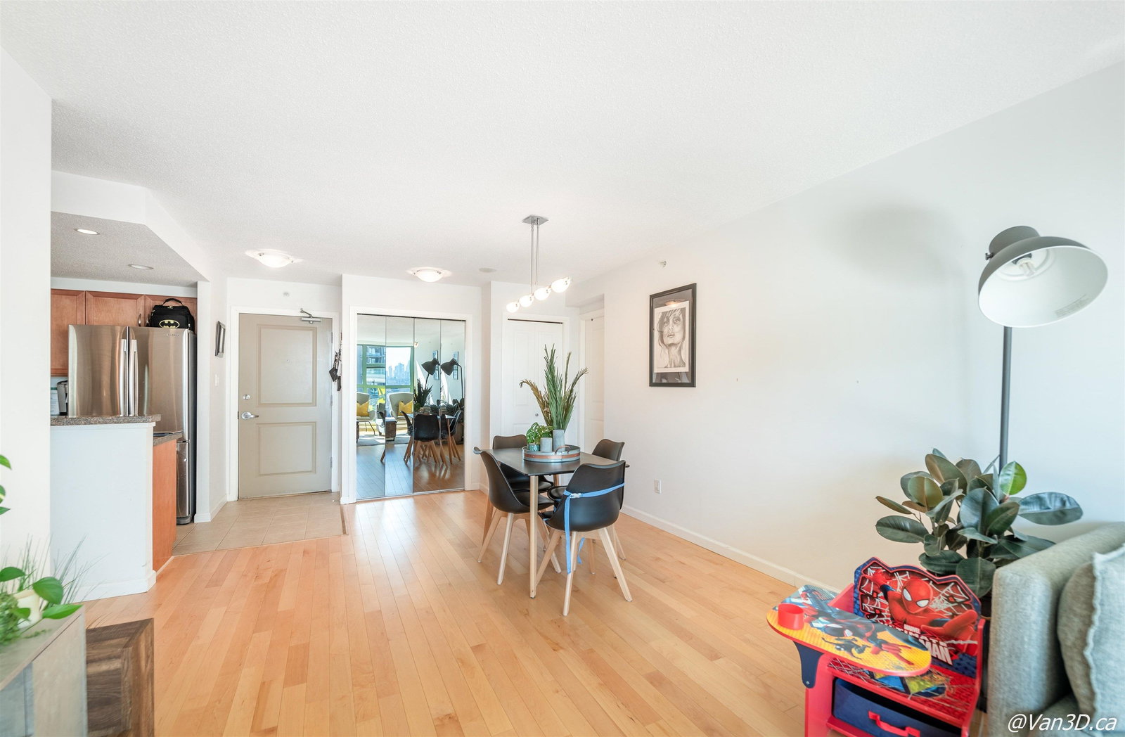 Listing Image 9
