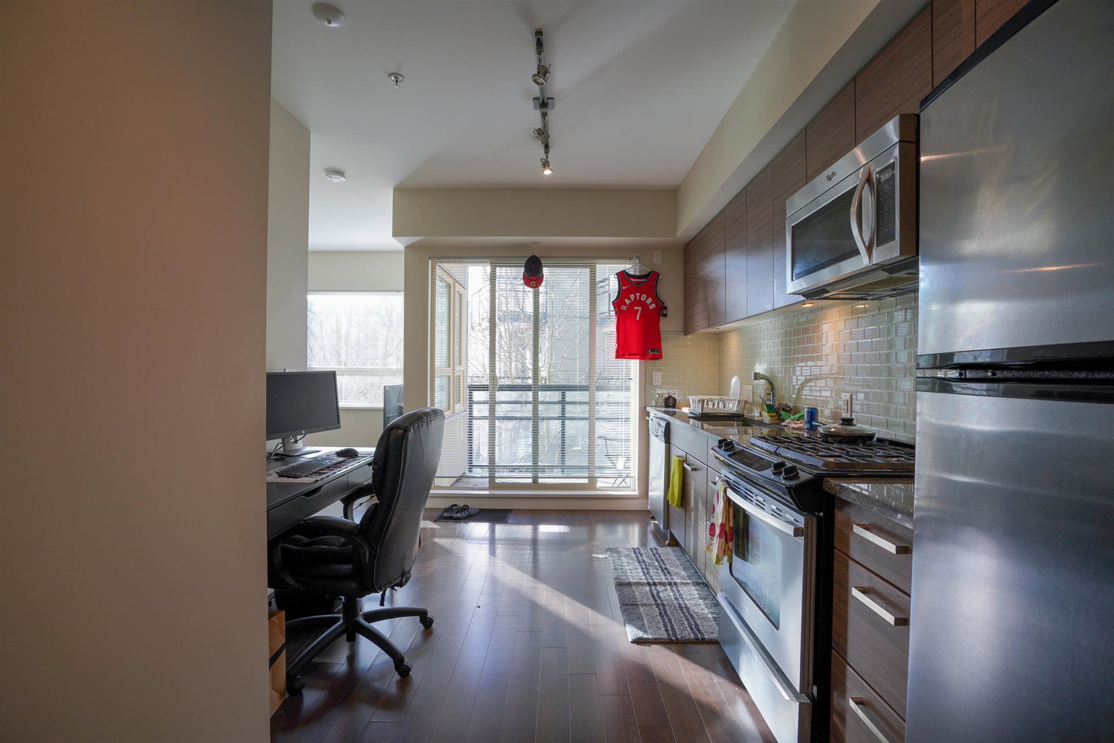 Listing Image 5