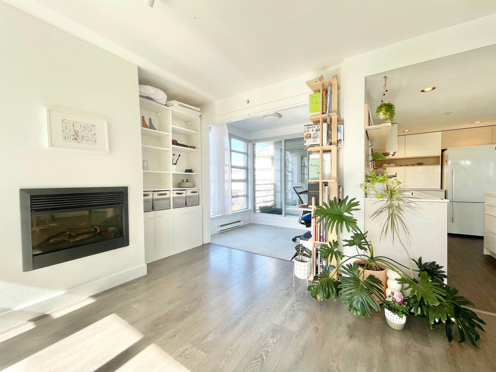Listing Image 10