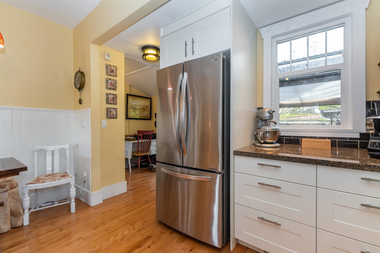 Listing Image 12