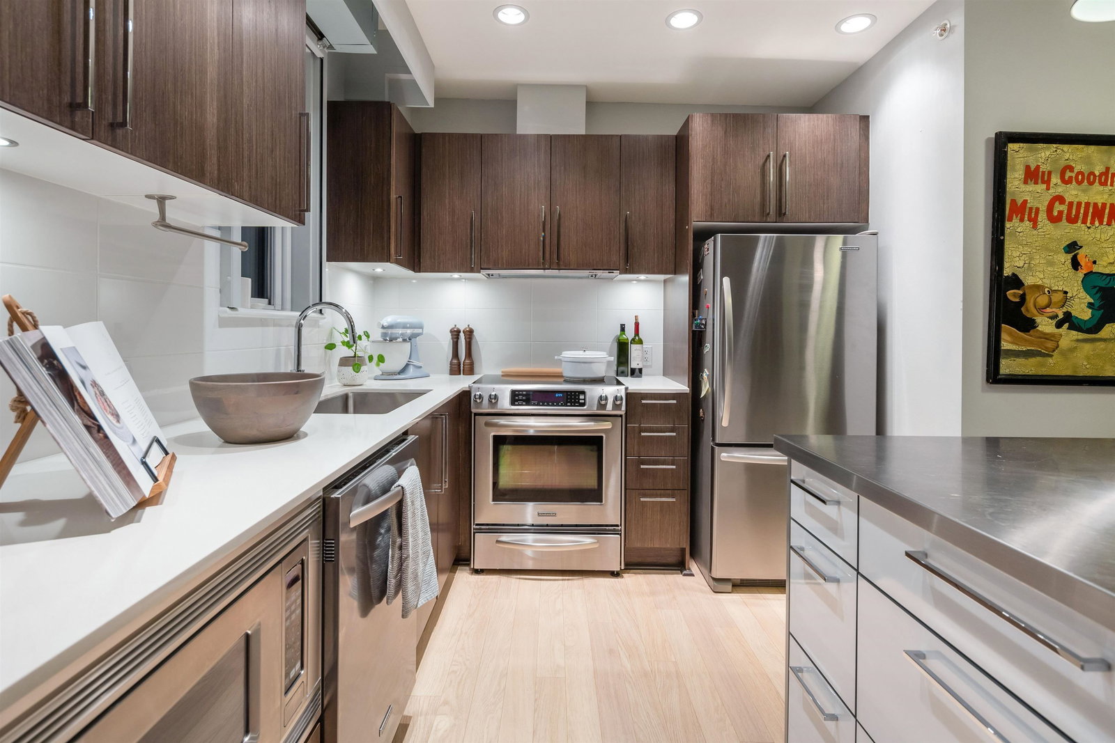 Listing Image 9
