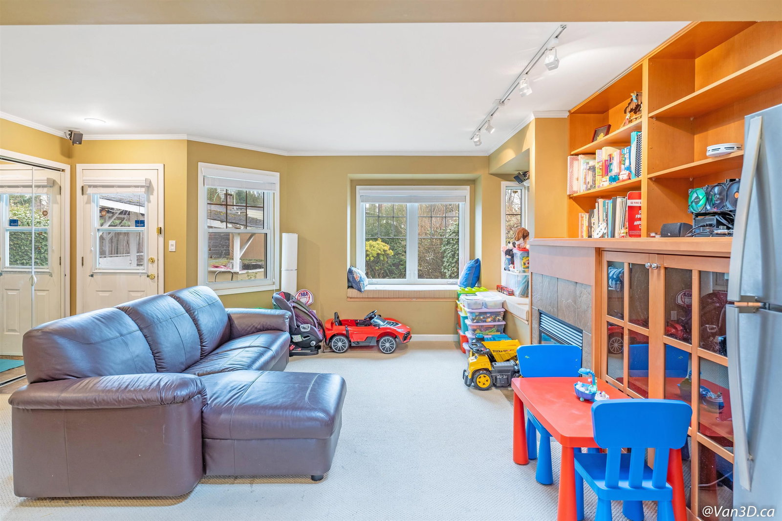 Listing Image 11
