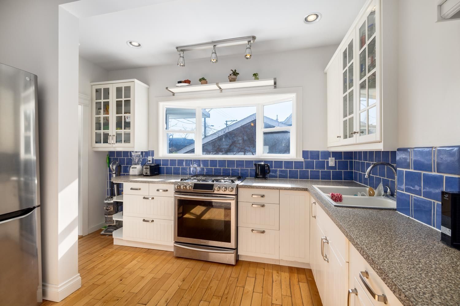 Listing Image 15