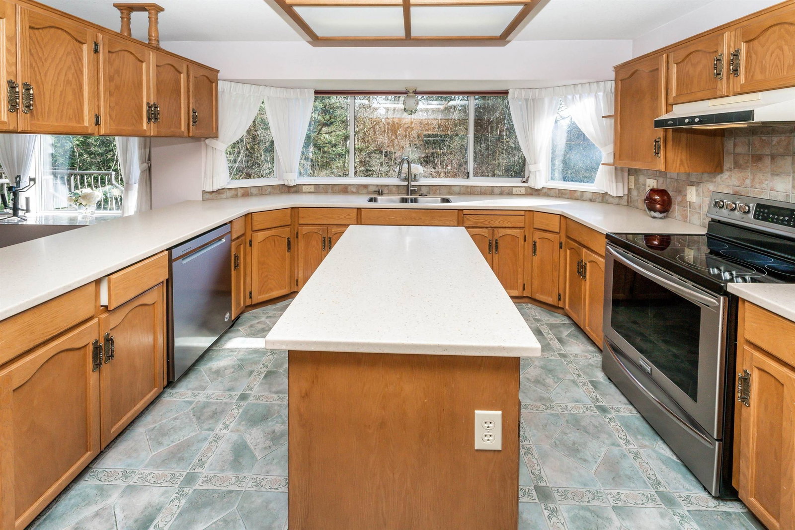 Listing Image 12