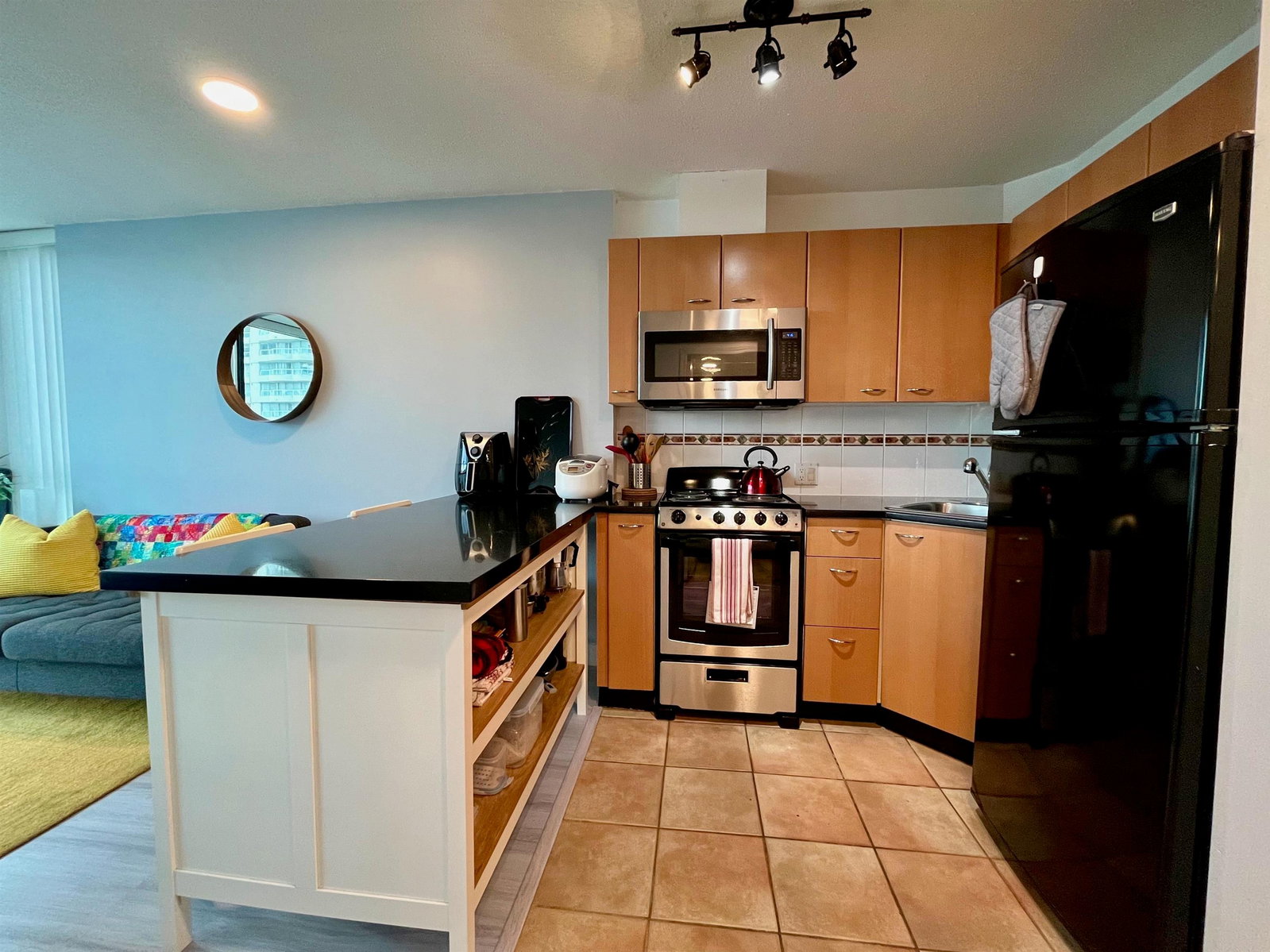 Listing Image 8