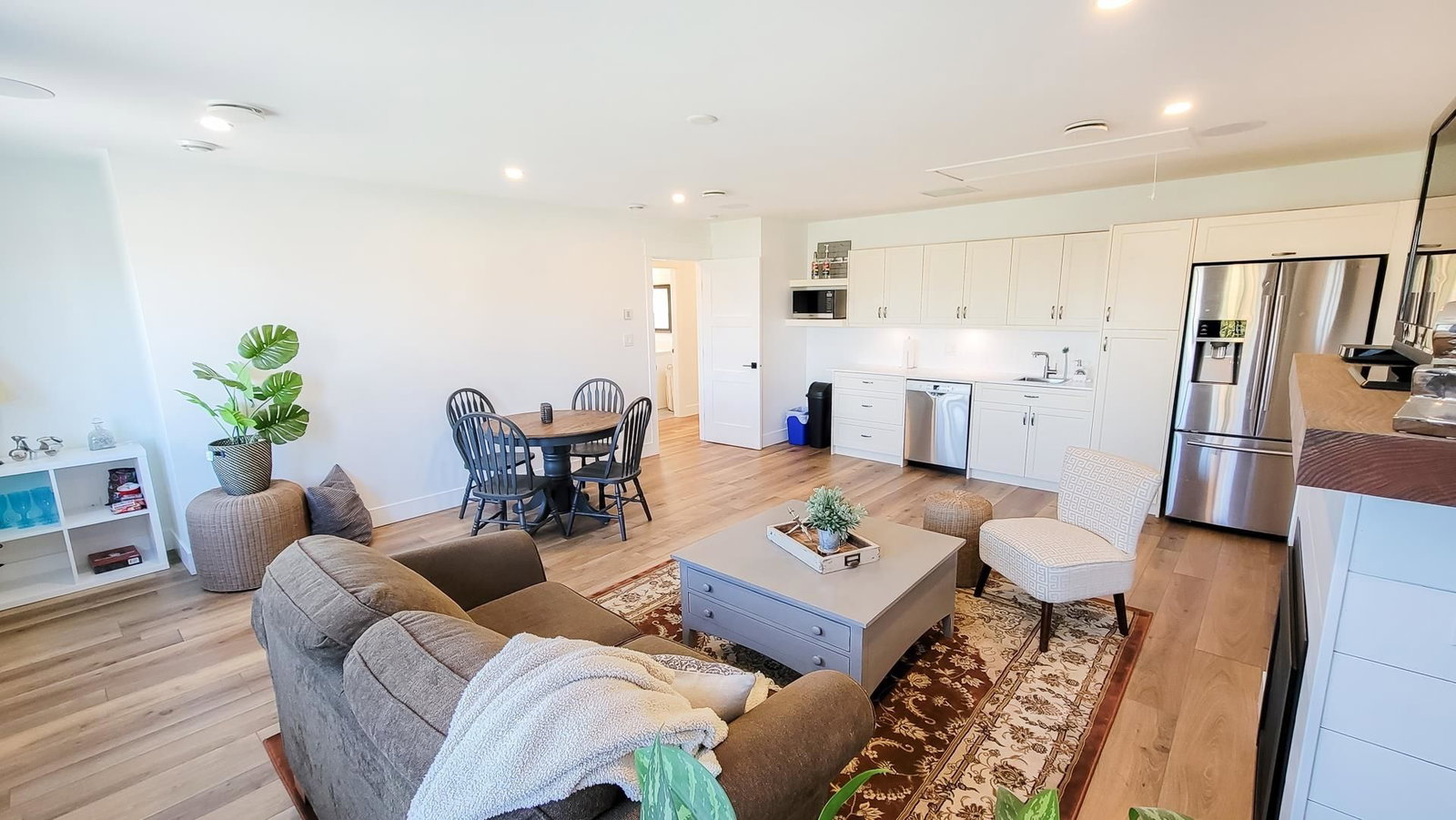 Listing Image 17
