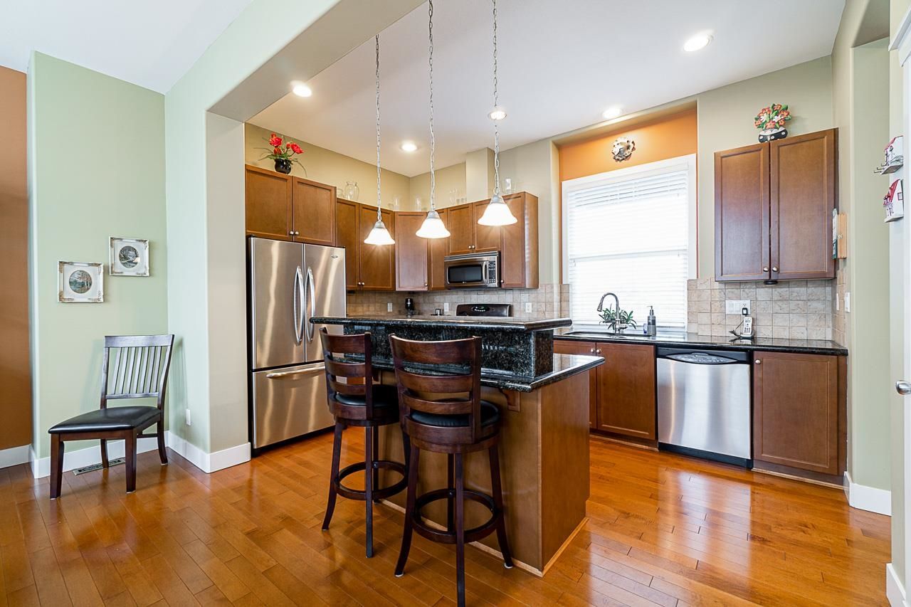 Listing Image 12