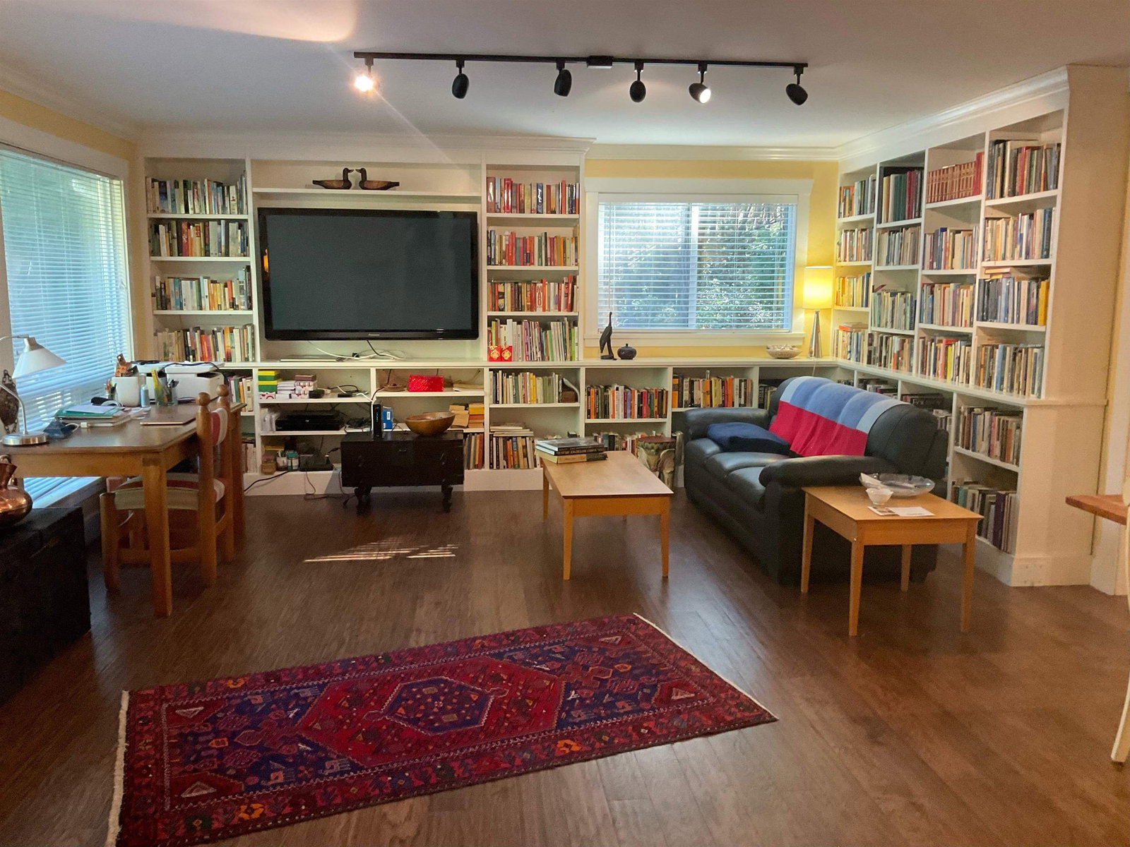 Listing Image 9
