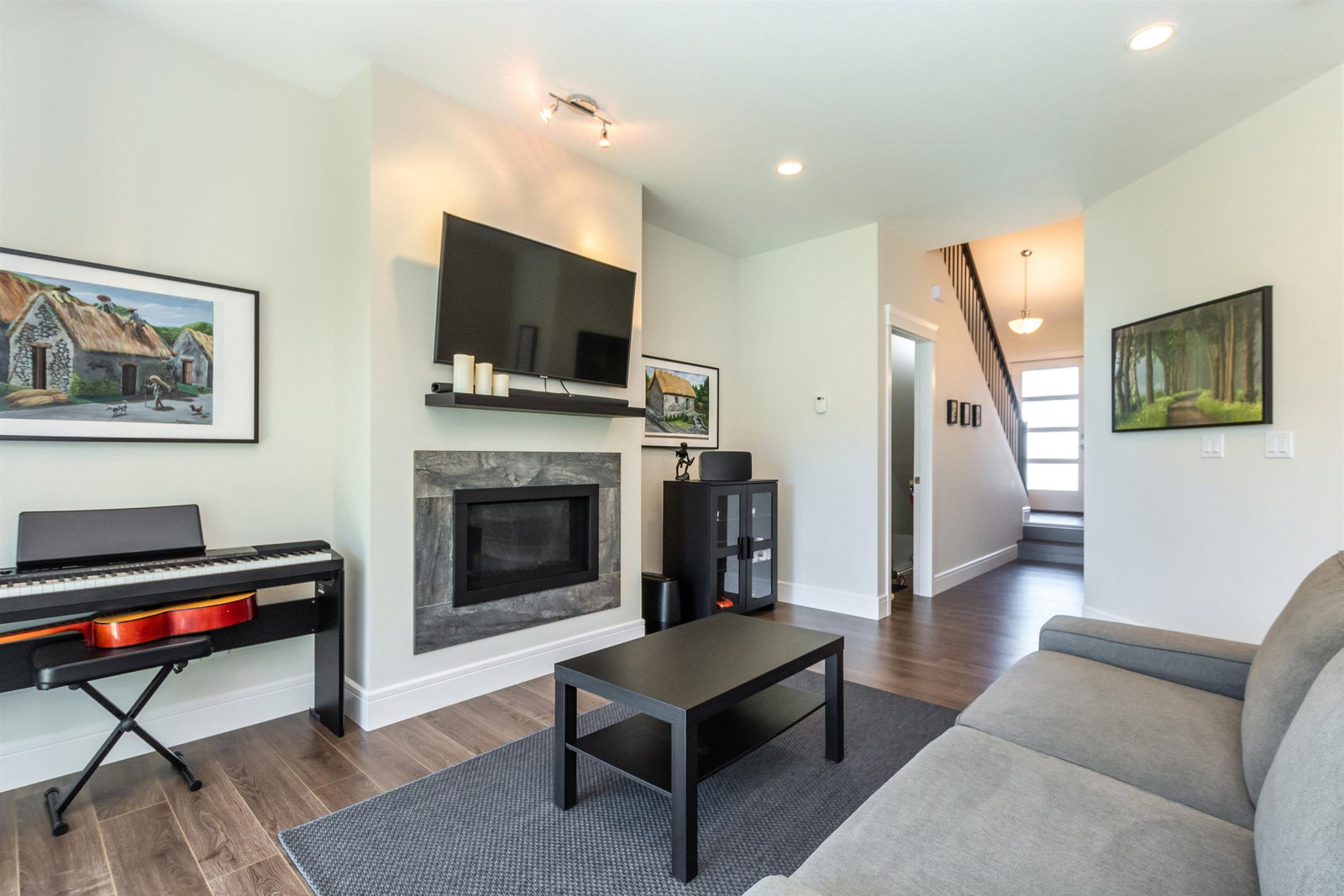 Listing Image 5