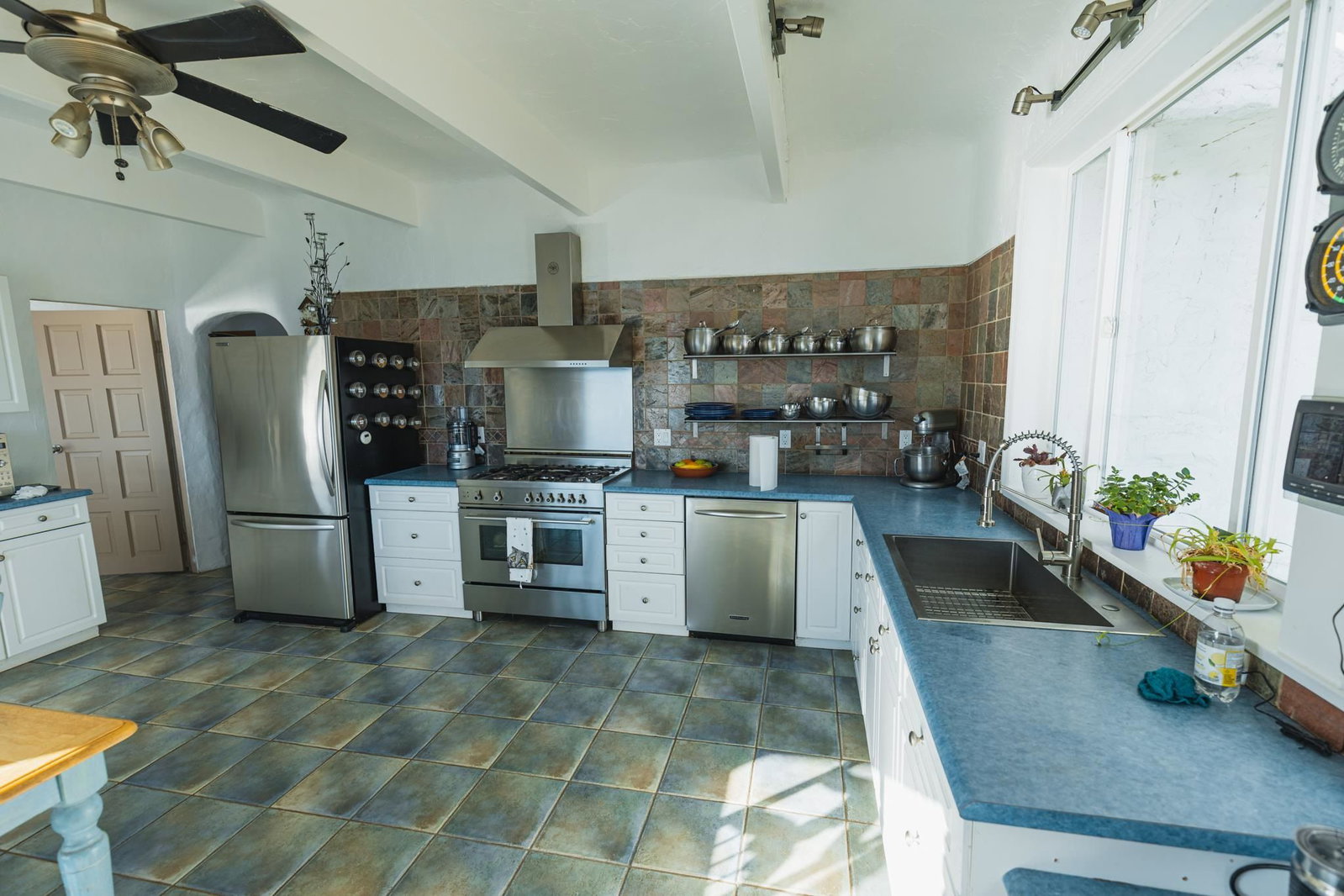 Listing Image 16