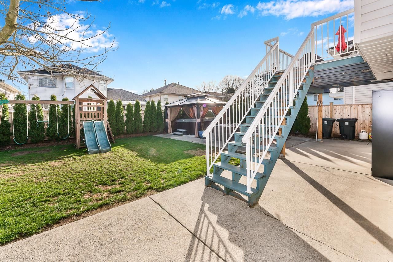 Listing Image 12