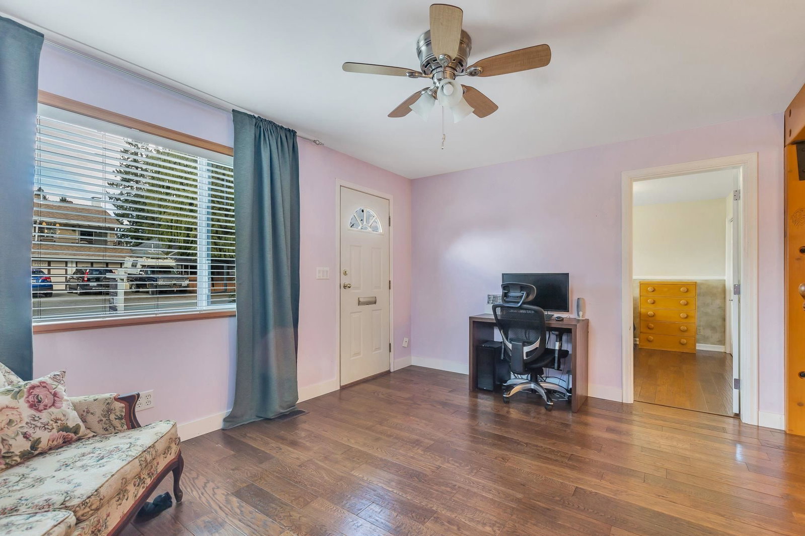 Listing Image 9