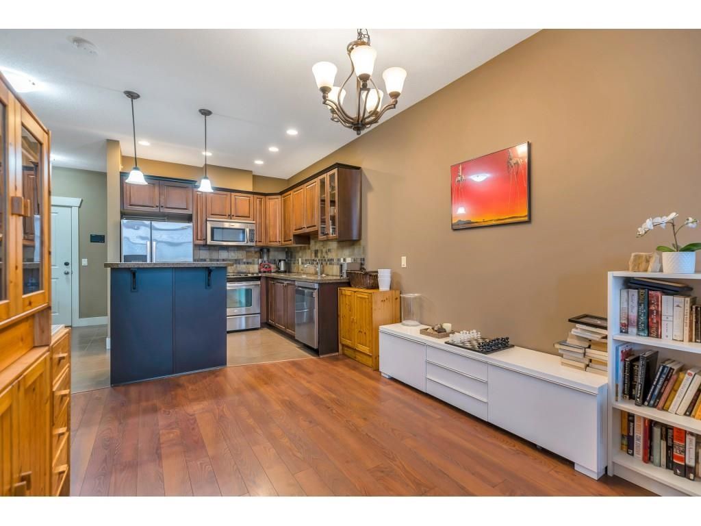 Listing Image 13