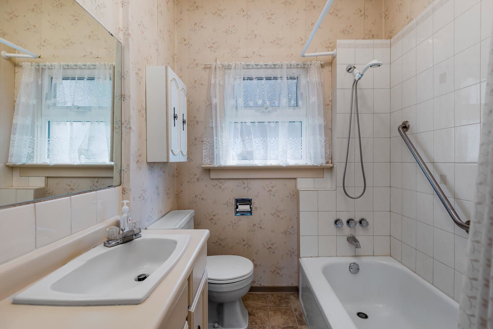 Listing Image 9