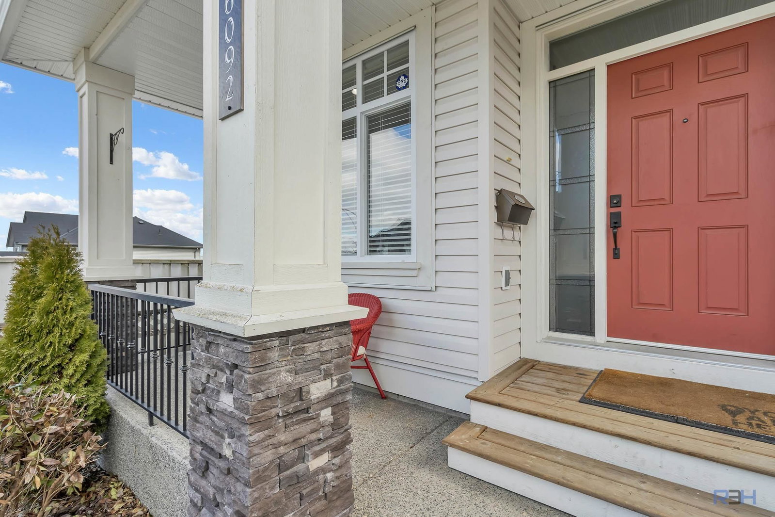 Listing Image 5