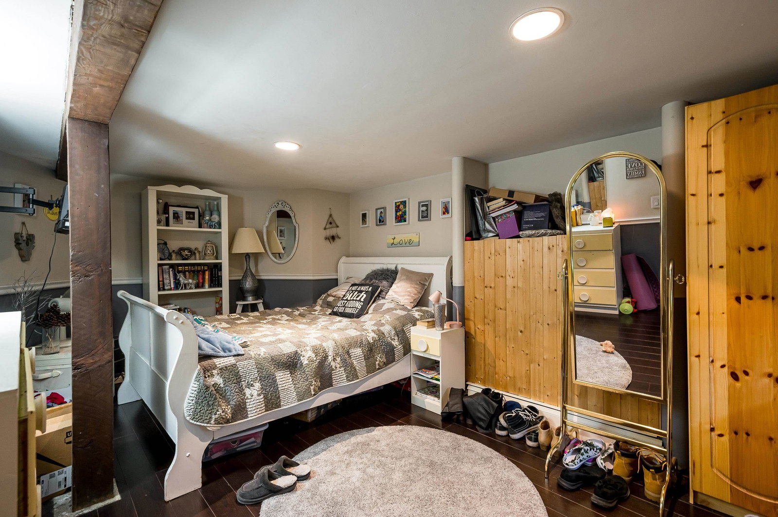 Listing Image 22