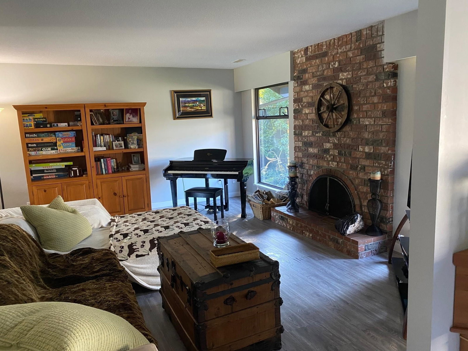 Listing Image 4