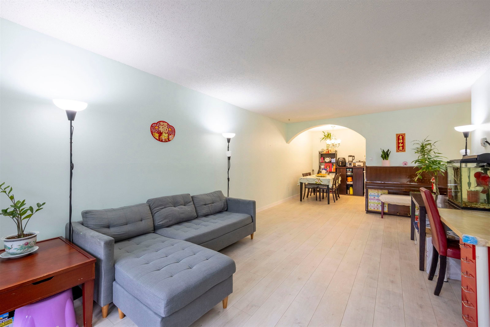 Listing Image 8