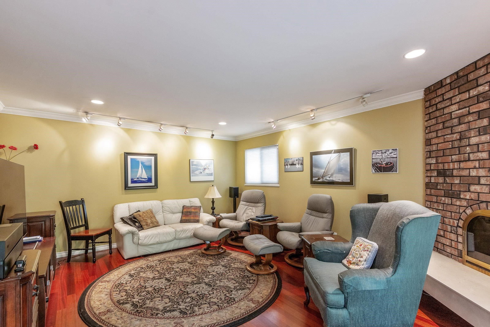 Listing Image 9