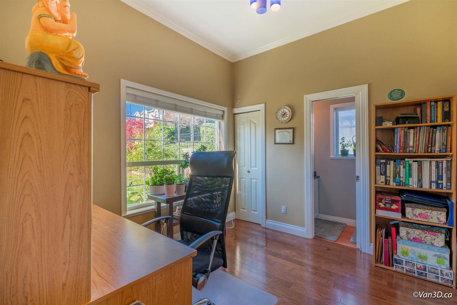 Listing Image 11