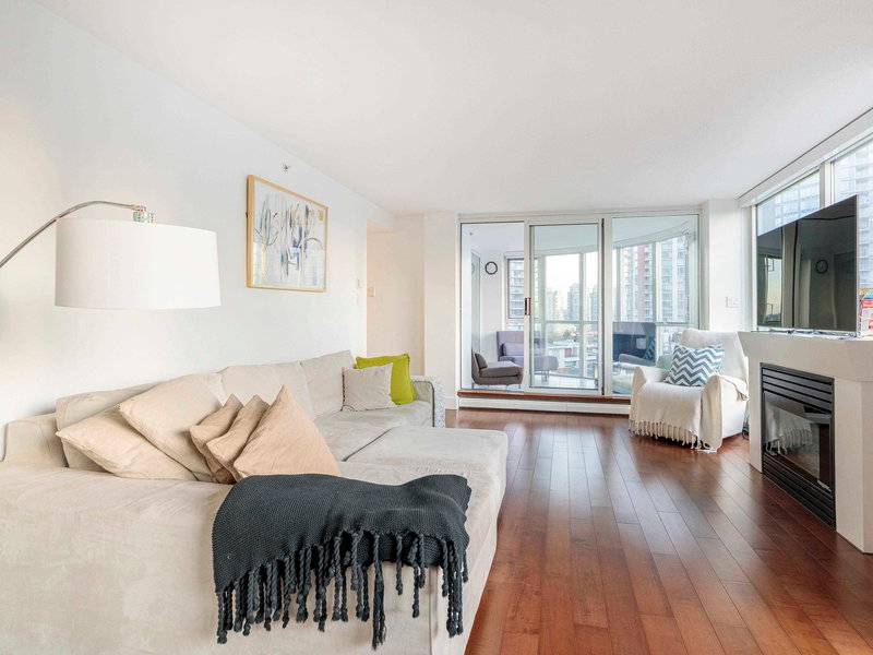 904 - 183 Keefer Place, Vancouver, V6B 6B9 | Image 3