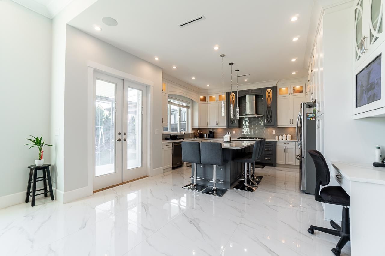 Listing Image 11