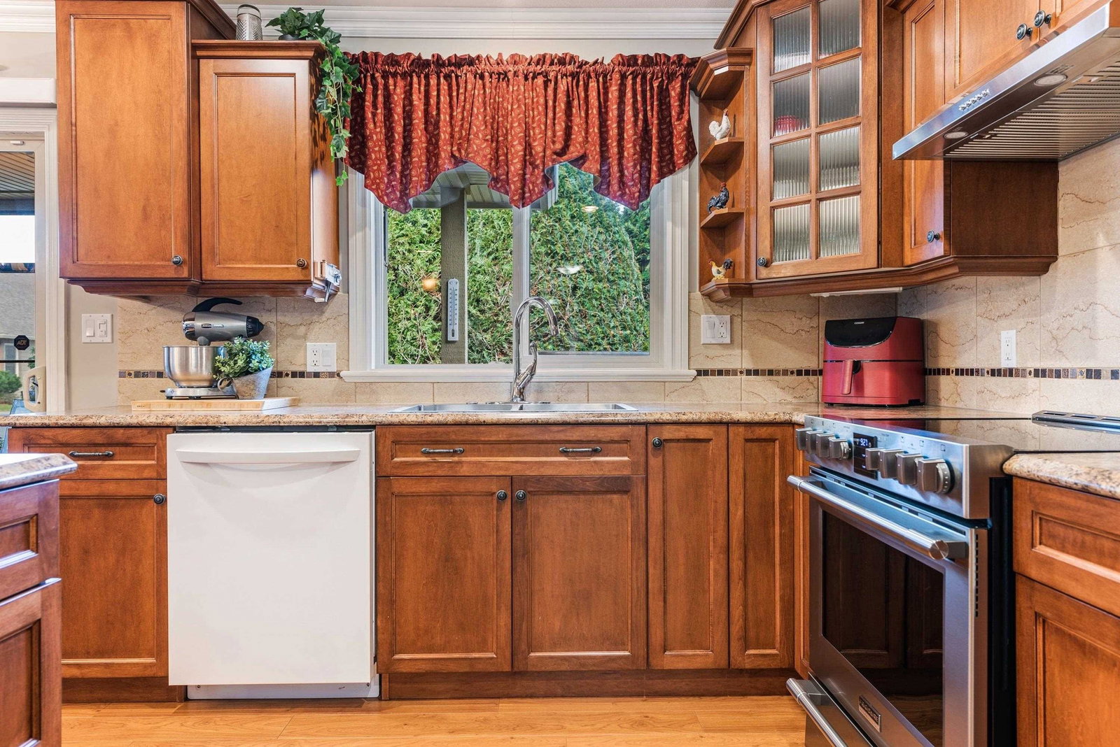 Listing Image 15