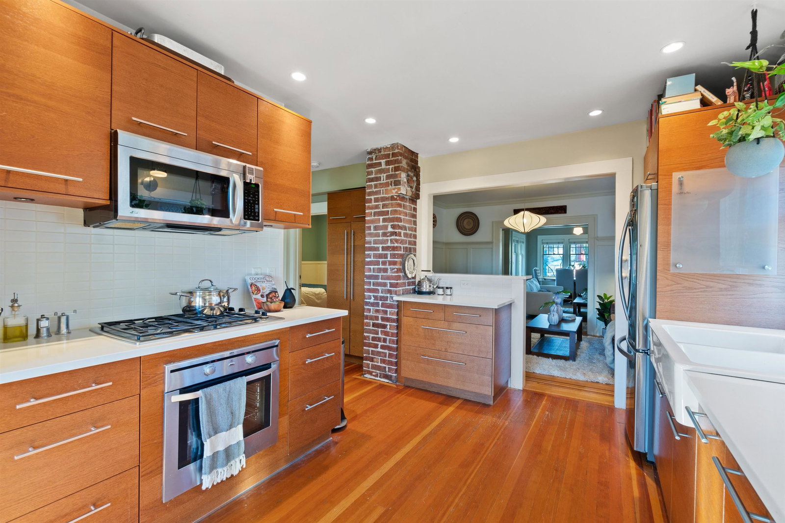 Listing Image 9