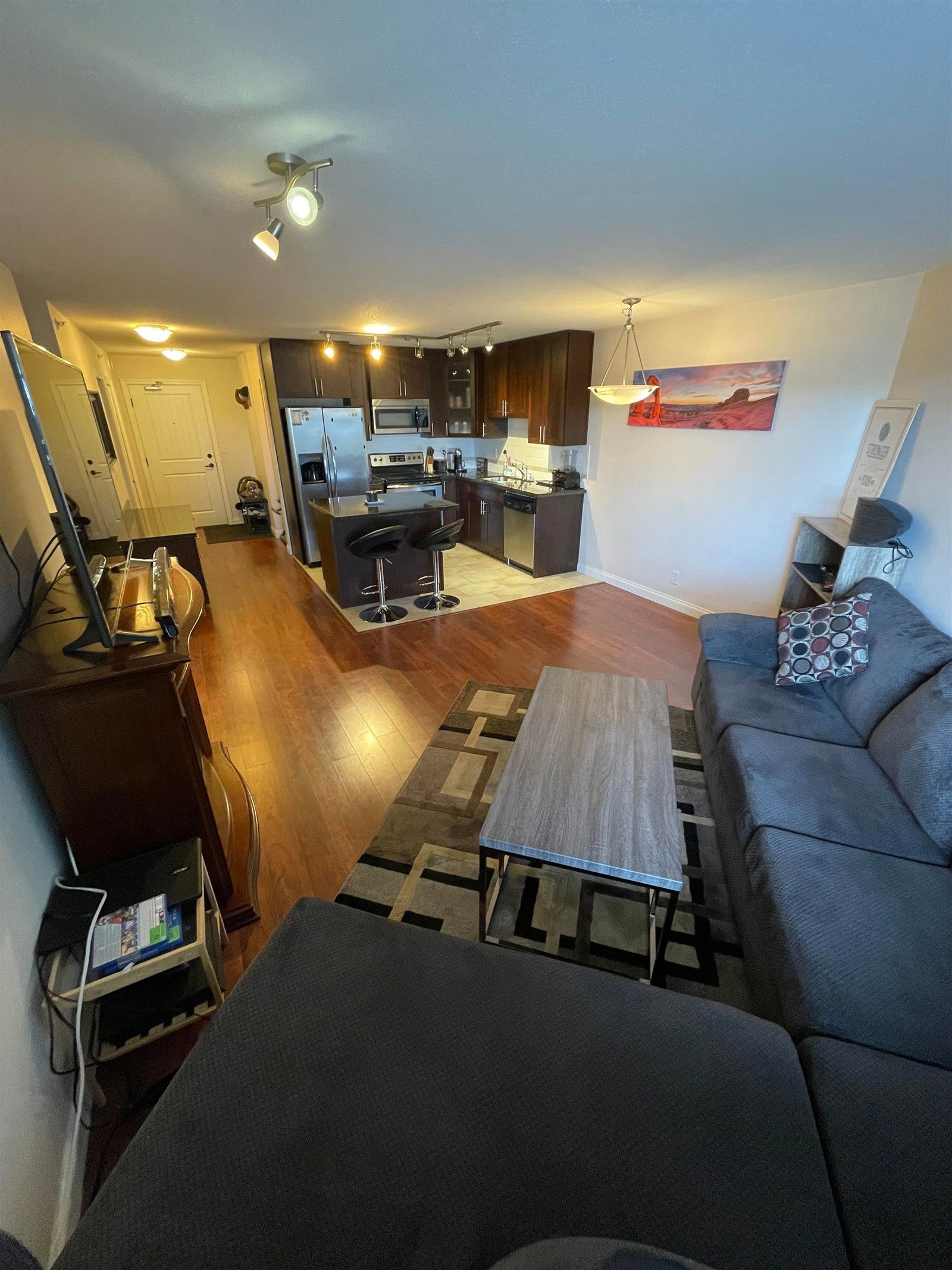 Listing Image 9