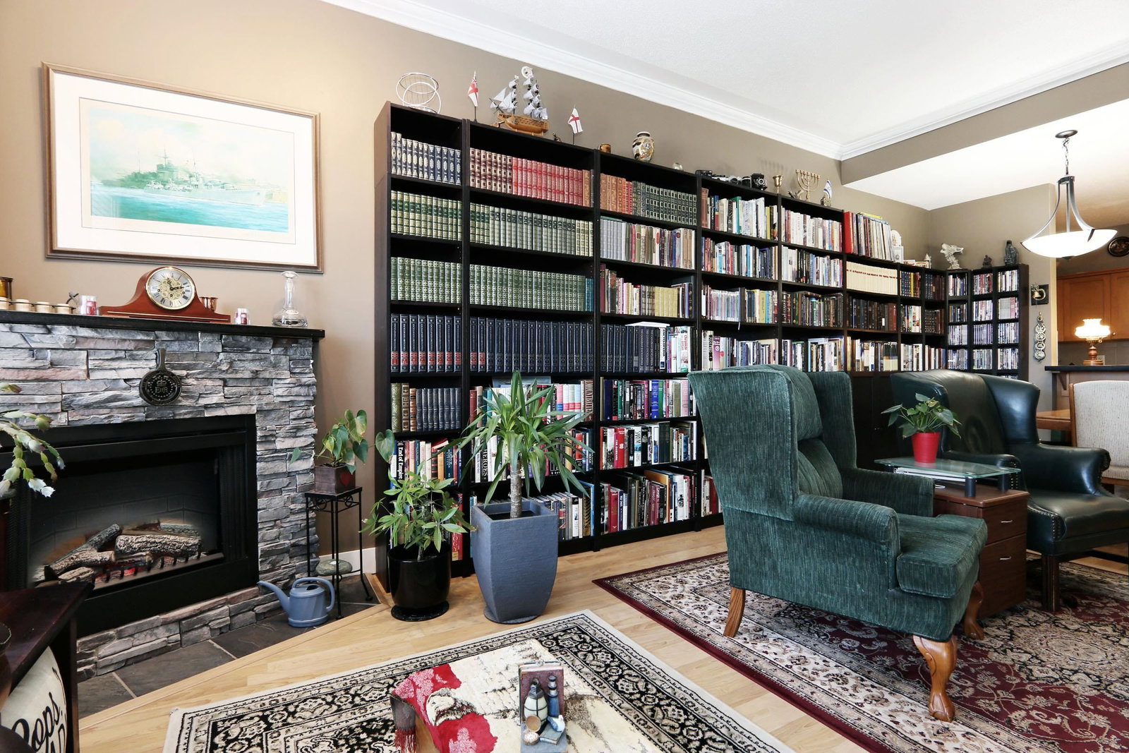 Listing Image 4