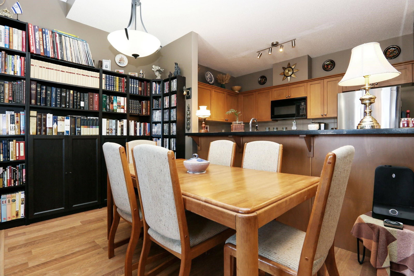 Listing Image 9