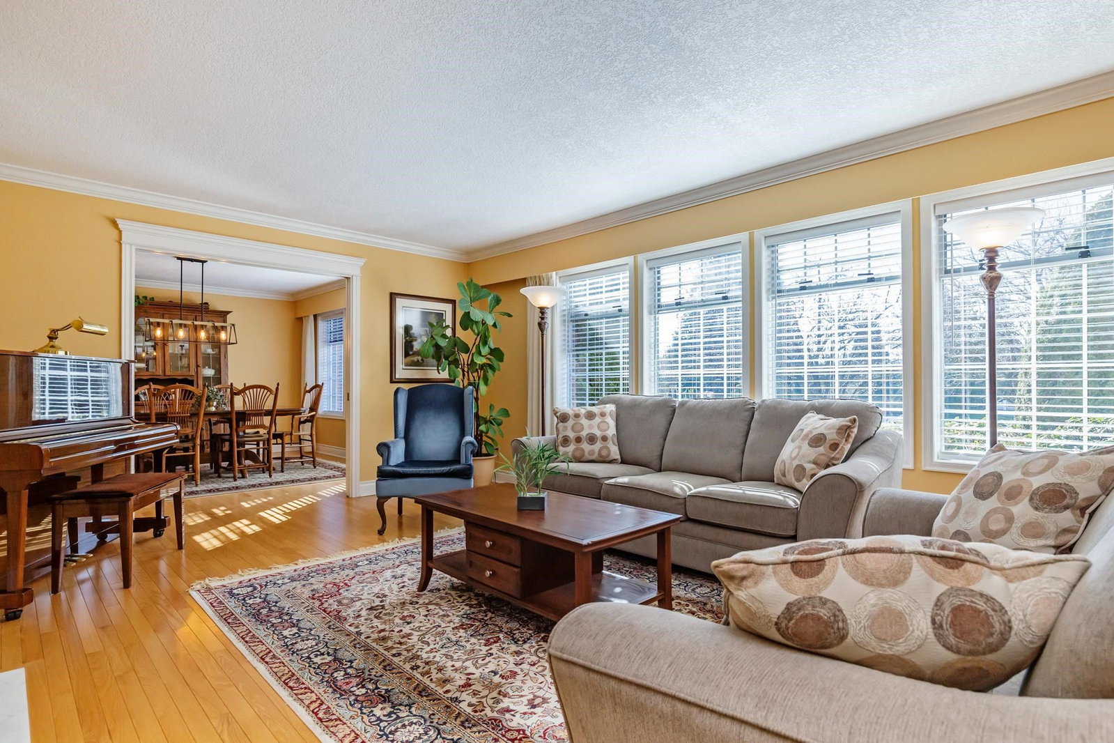 Listing Image 8
