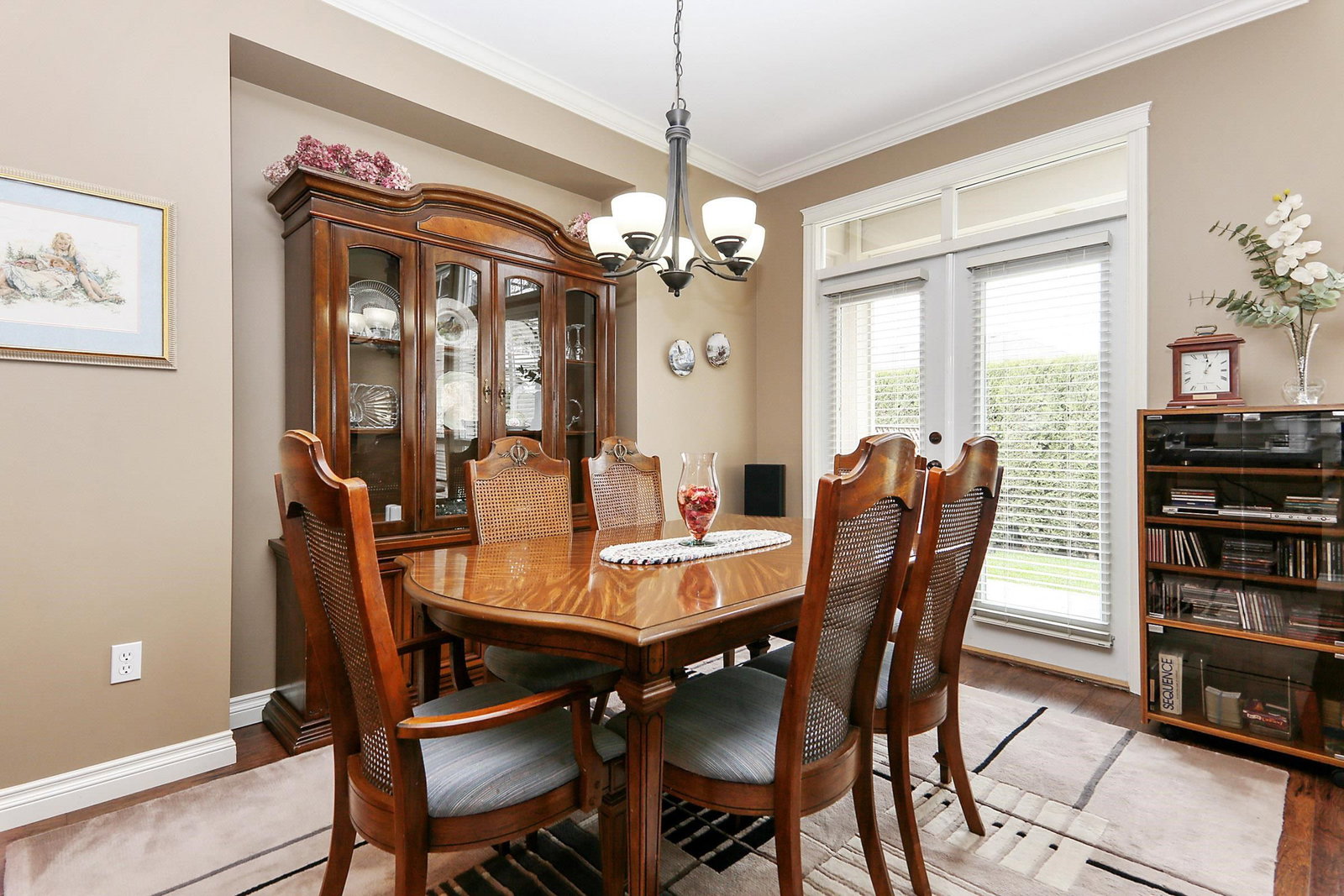 Listing Image 5