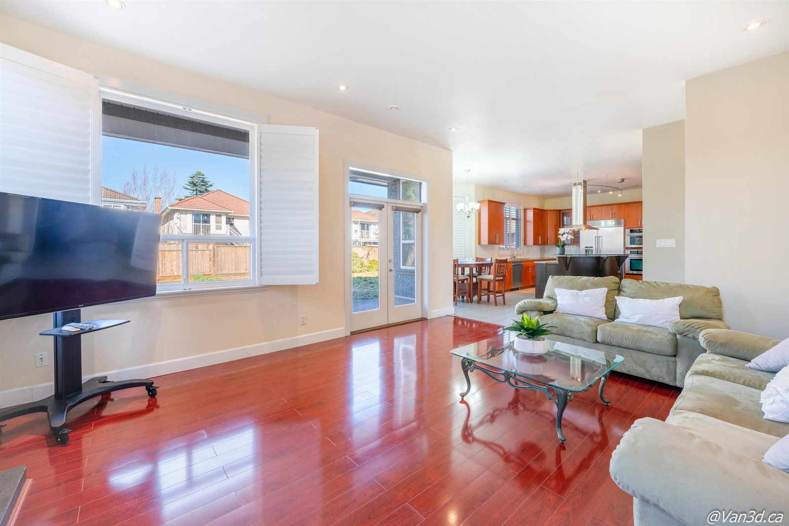 Listing Image 5
