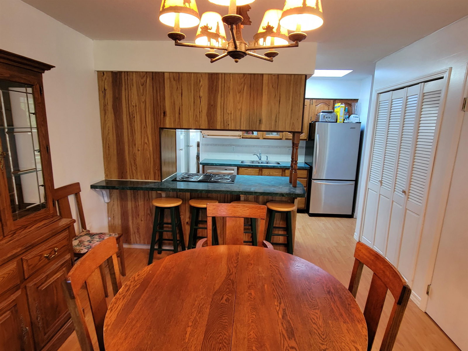 Listing Image 6