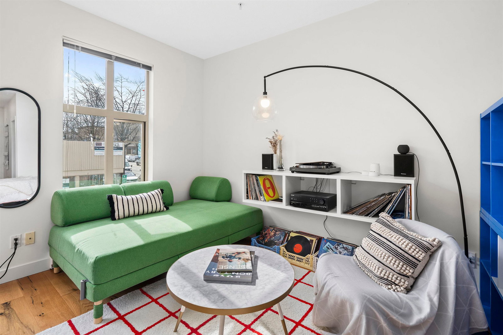 Listing Image 11