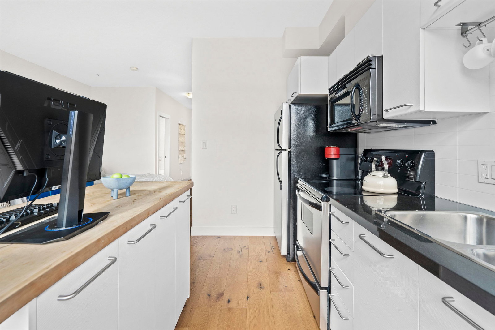 Listing Image 14