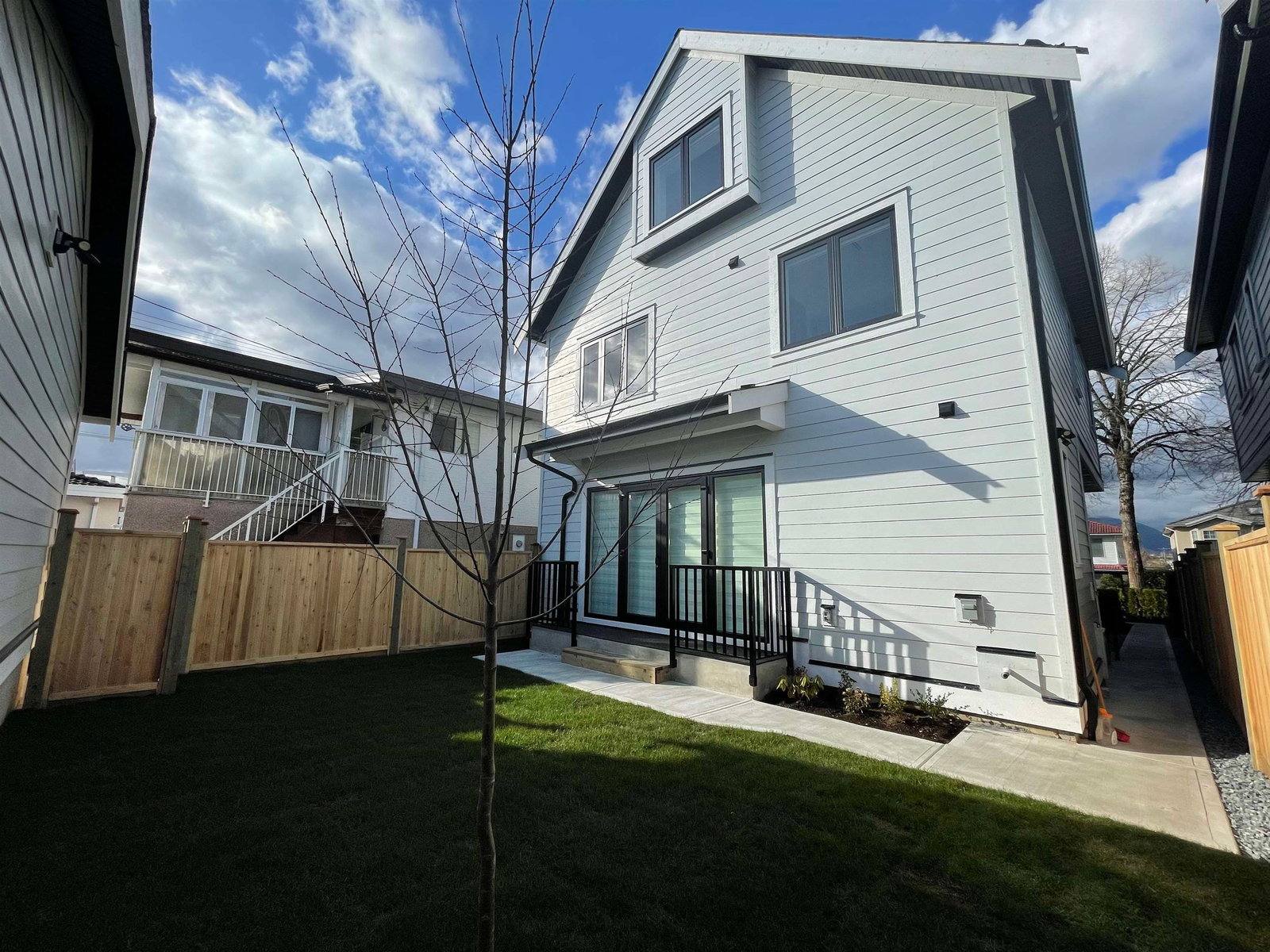 Listing Image 1