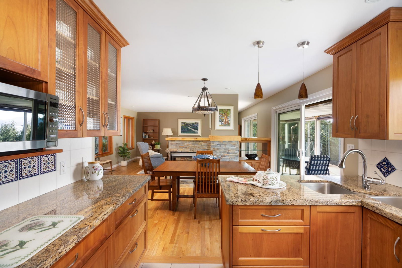 Listing Image 12