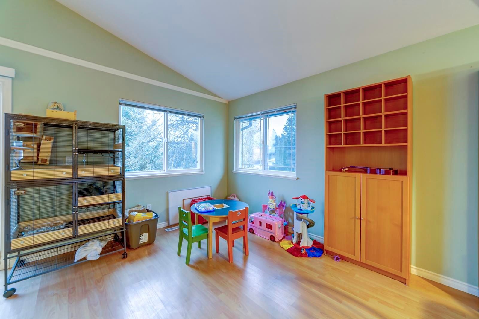 Listing Image 11