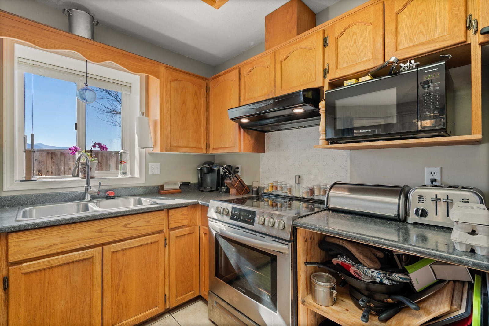 Listing Image 10