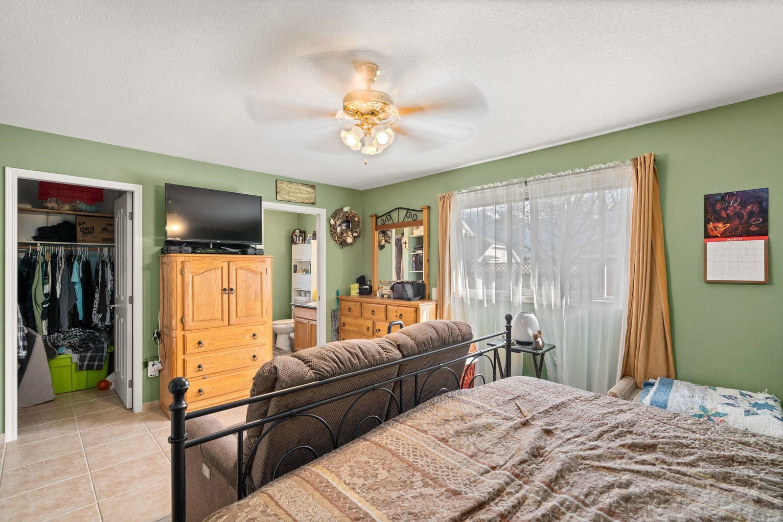 Listing Image 16