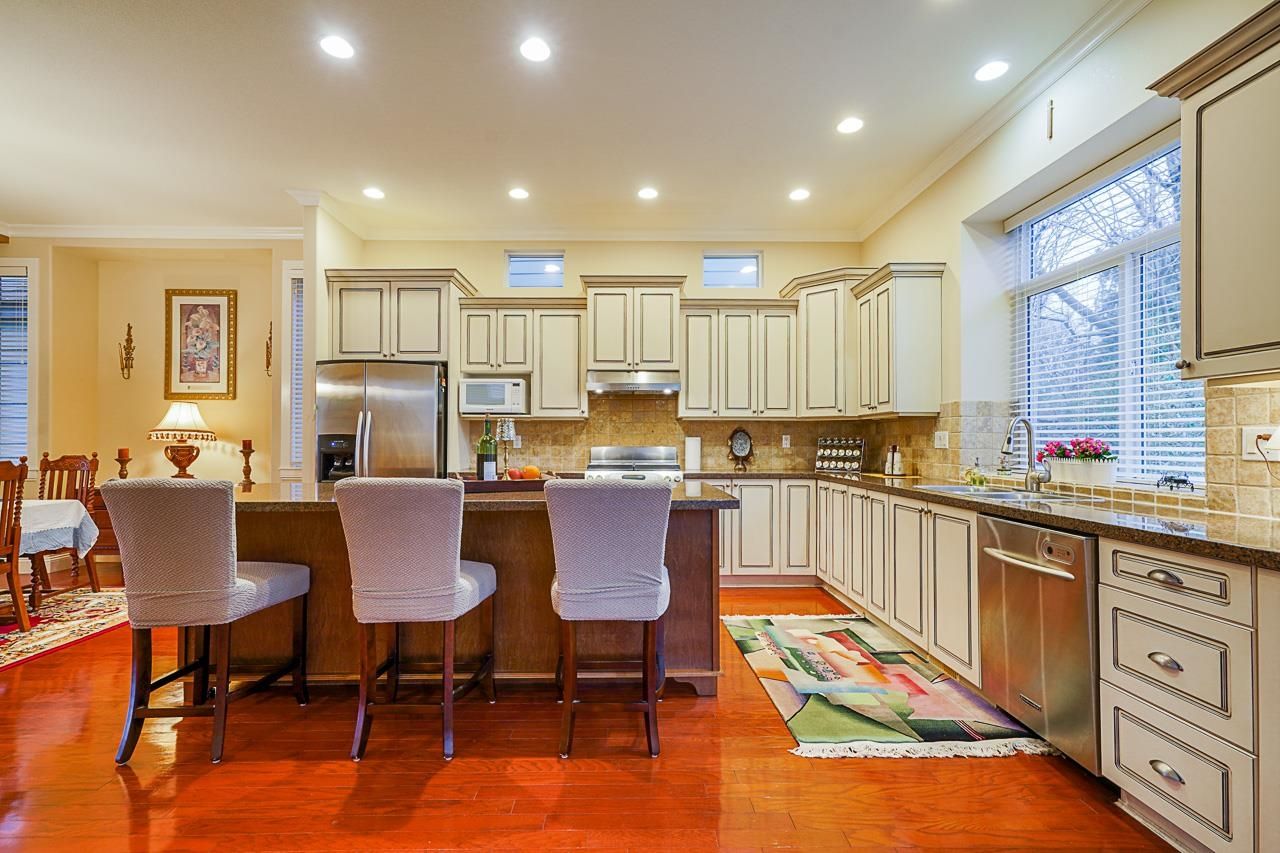 Listing Image 12