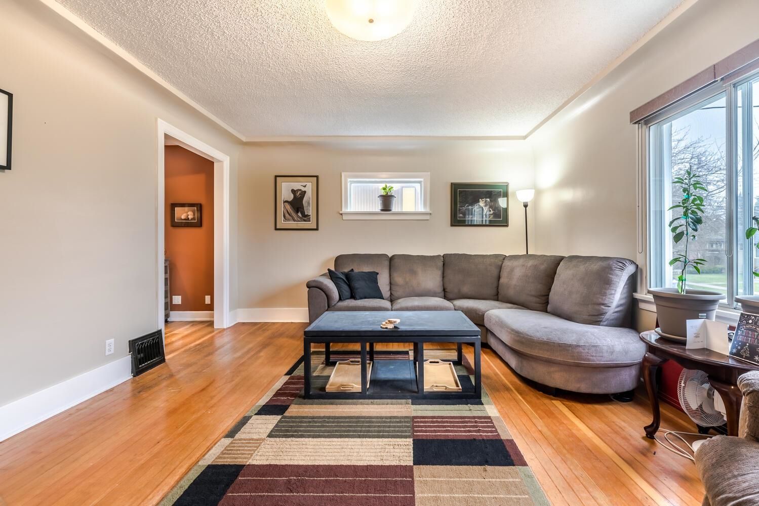 Listing Image 8
