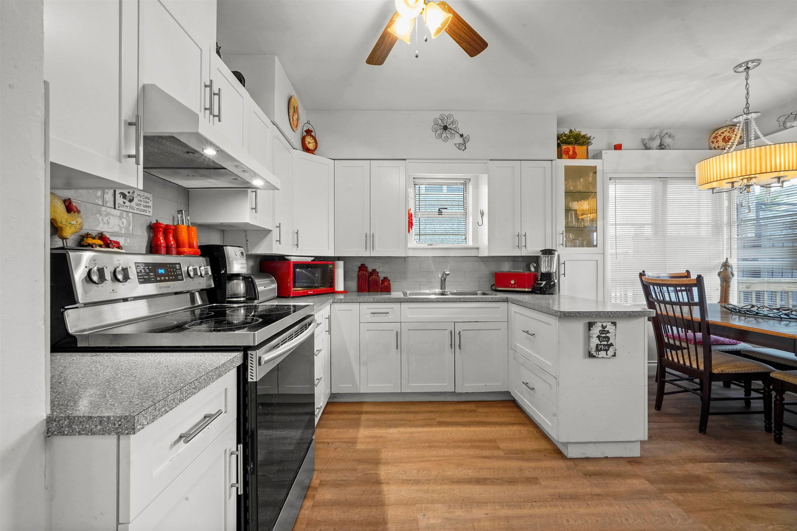 Listing Image 12